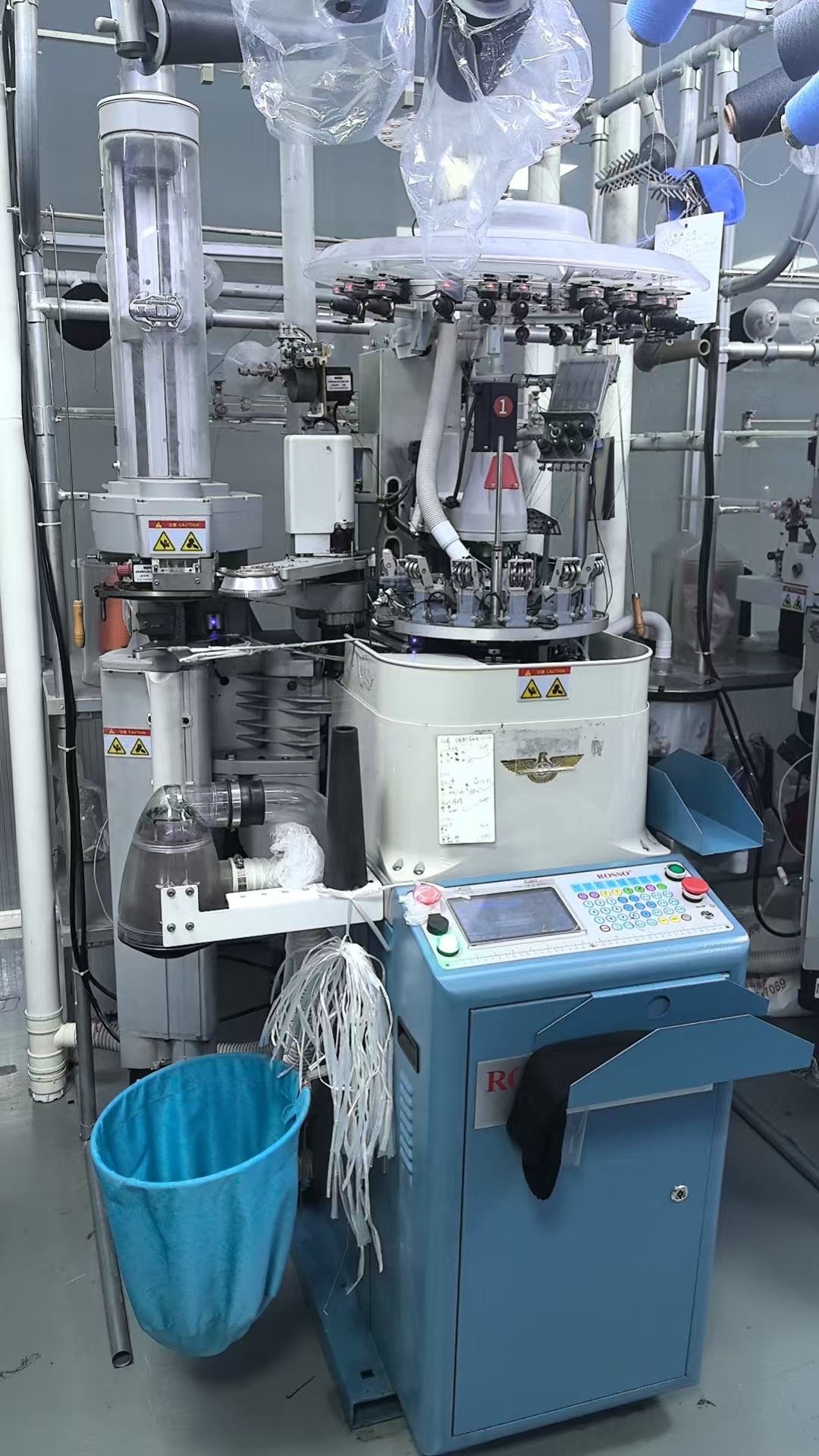 Automatic sock knitting machine